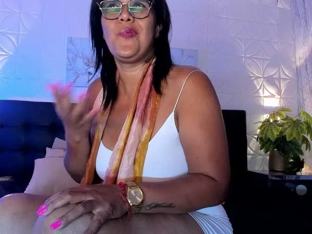 Live sex webcam photo for Emilly #291936753