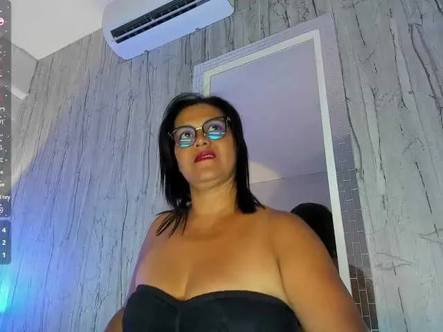 Live sex webcam photo for Emilly #292397922