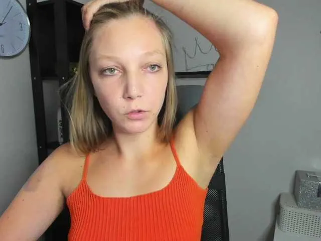 Live sex webcam photo for EmillyExtasy #276320741