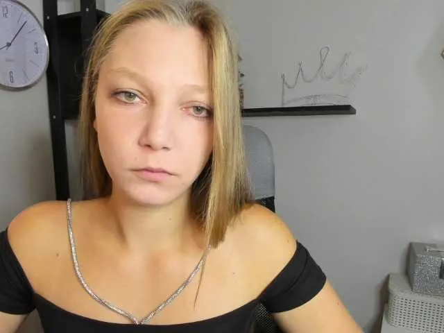 Live sex webcam photo for EmillyExtasy #276324794