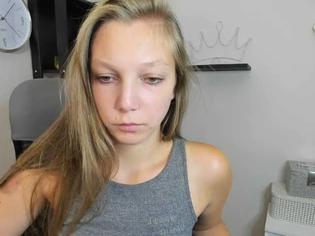 Live sex webcam photo for EmillyExtasy #276328080
