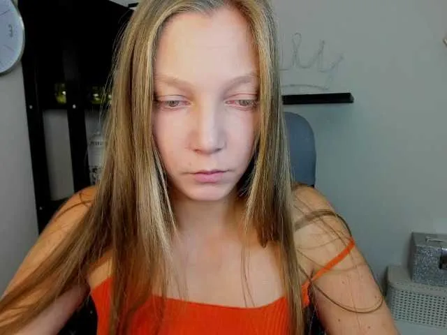 Live sex webcam photo for EmillyExtasy #276450416