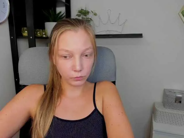 Live sex webcam photo for EmillyExtasy #276458636