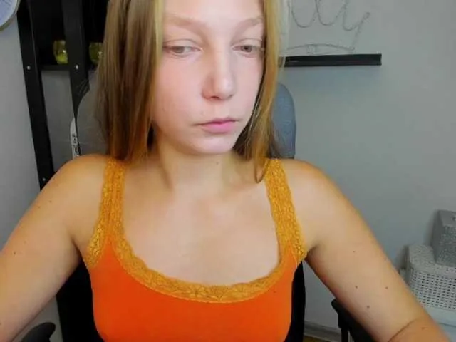 Live sex webcam photo for EmillyExtasy #276500343