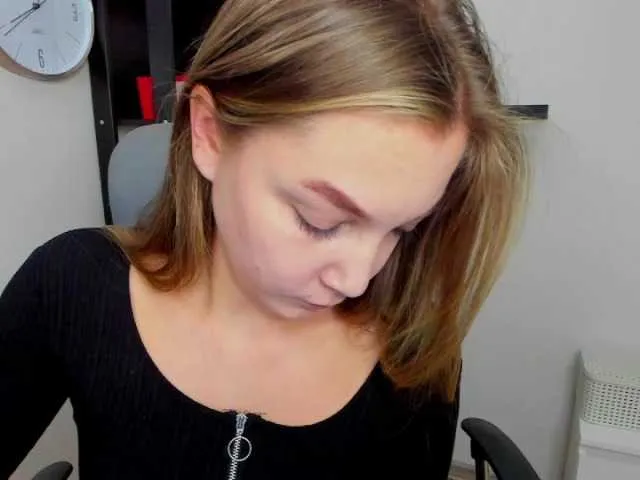 Live sex webcam photo for EmillyExtasy #276776028