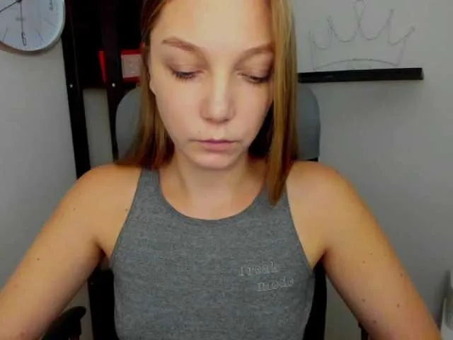 Live sex webcam photo for EmillyExtasy #276818151