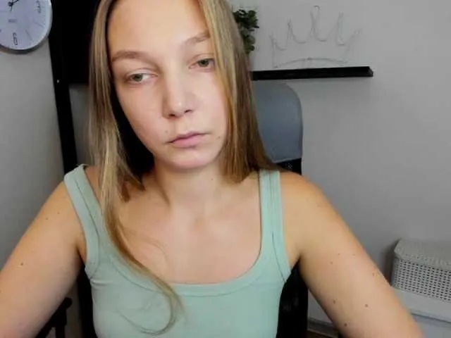 Live sex webcam photo for EmillyExtasy #276850291