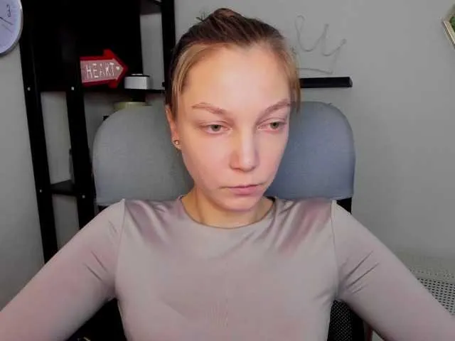 Live sex webcam photo for EmillyExtasy #276898527