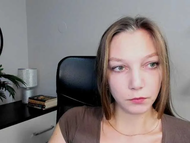 Live sex webcam photo for EmillyExtasy #276913274