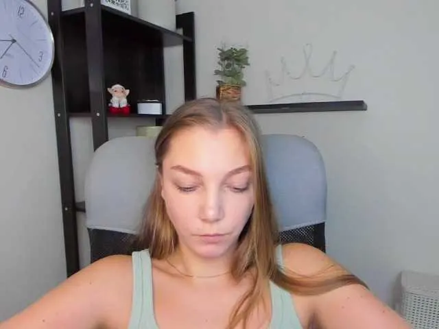 Live sex webcam photo for EmillyExtasy #276947149