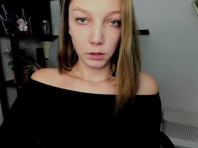 Live sex webcam photo for EmillyExtasy #277085364