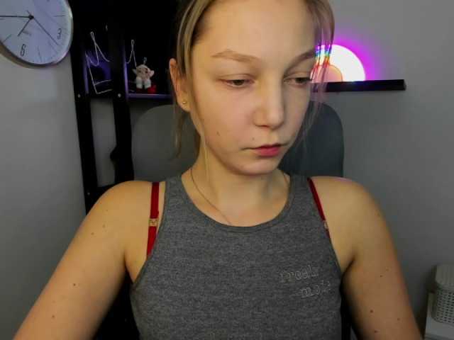 Live sex webcam photo for EmillyExtasy #277117171