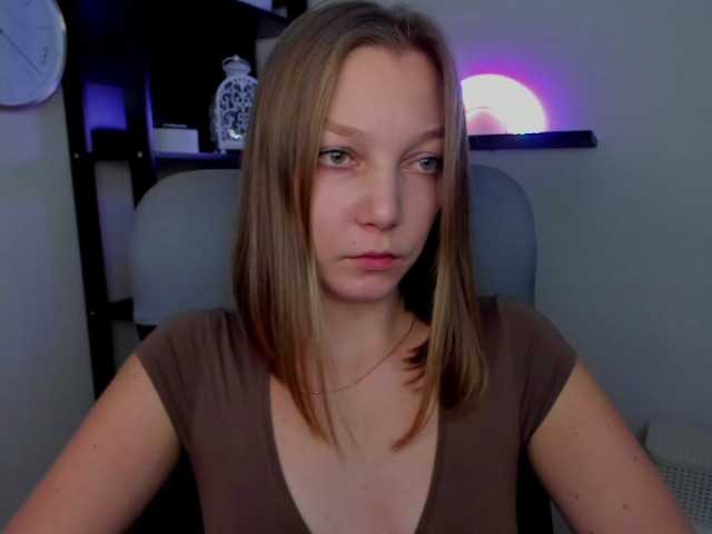 Live sex webcam photo for EmillyExtasy #277125738