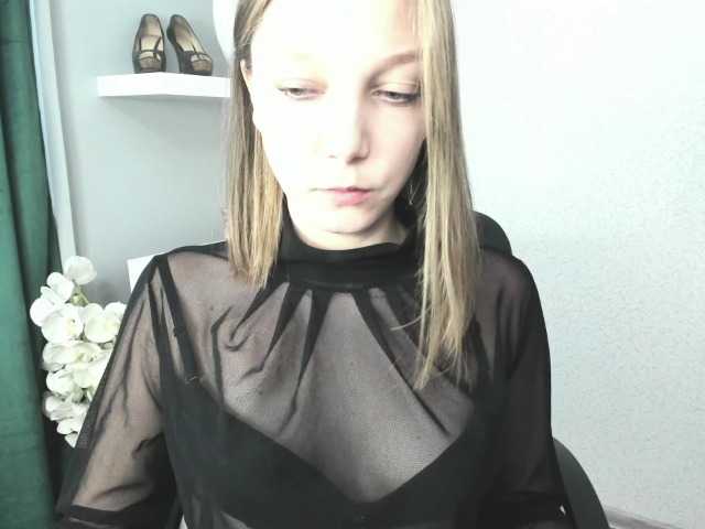 Live sex webcam photo for EmillyExtasy #277138323