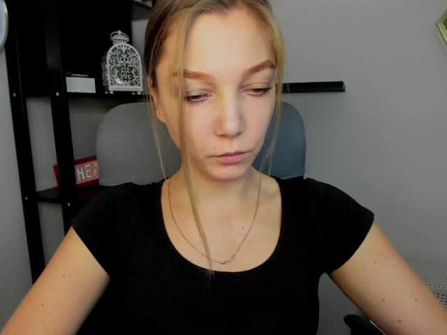 Live sex webcam photo for EmillyExtasy #277157971