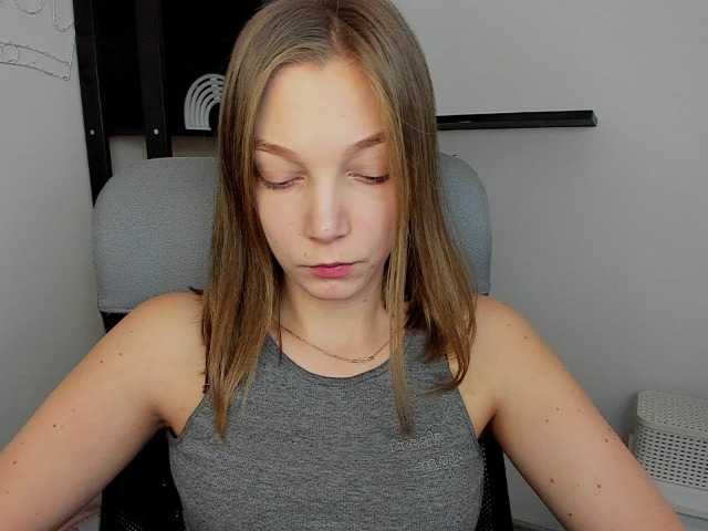 Live sex webcam photo for EmillyExtasy #277214806