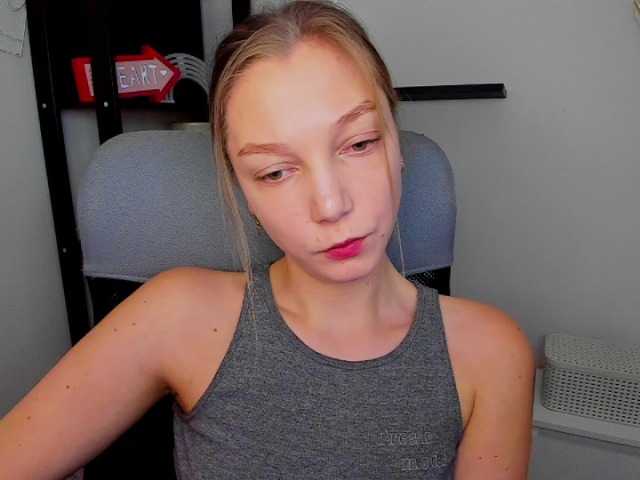 Live sex webcam photo for EmillyExtasy #277283721