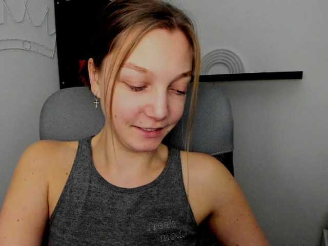 Live sex webcam photo for EmillyExtasy #277326960