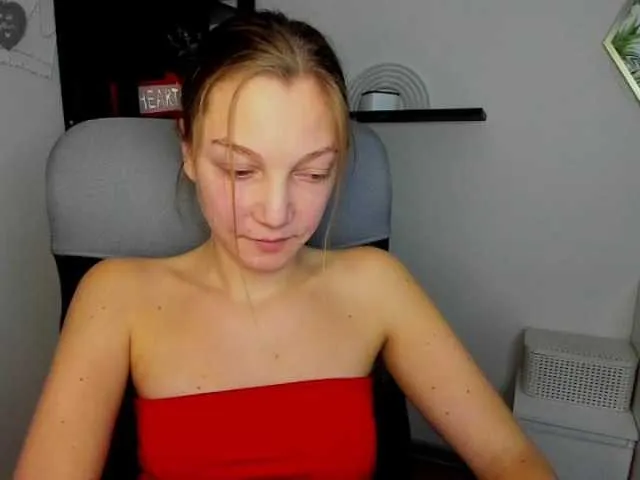Live sex webcam photo for EmillyExtasy #277510038