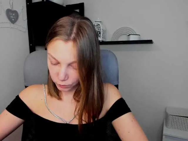 Live sex webcam photo for EmillyExtasy #277588003