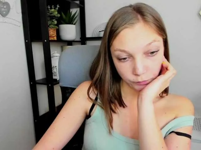 Live sex webcam photo for EmillyExtasy #277614240