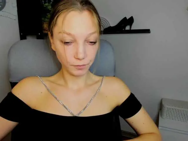 Live sex webcam photo for EmillyExtasy #277687903