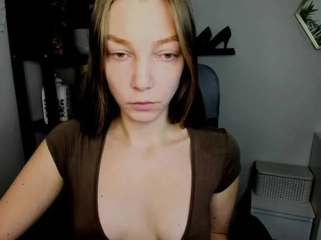 Live sex webcam photo for EmillyExtasy #277768383