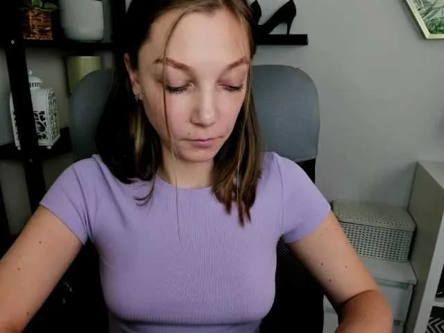 Live sex webcam photo for EmillyExtasy #277783065