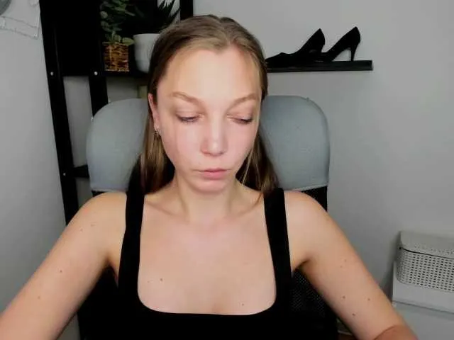 Live sex webcam photo for EmillyExtasy #277791839