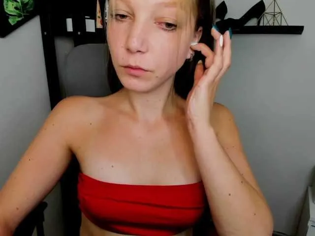 Live sex webcam photo for EmillyExtasy #277950118
