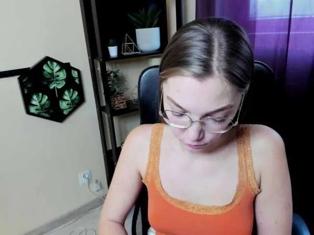 Live sex webcam photo for EmillyExtasy #290458261