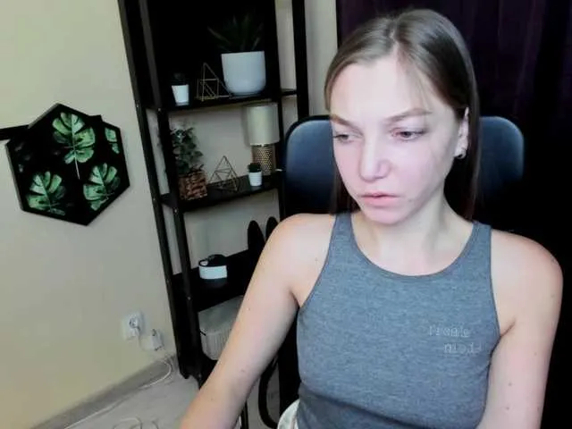 Live sex webcam photo for EmillyExtasy #290474507