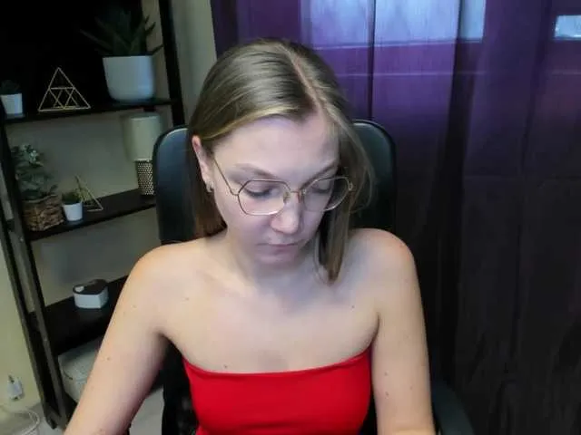 Live sex webcam photo for EmillyExtasy #290628199