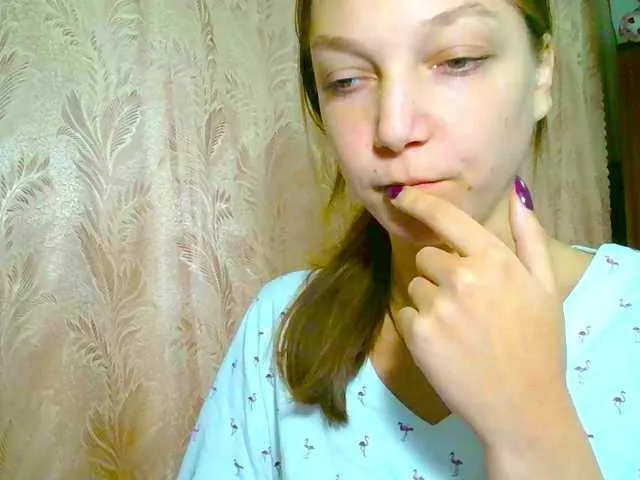 Live sex webcam photo for EmillyExtasy #292253836