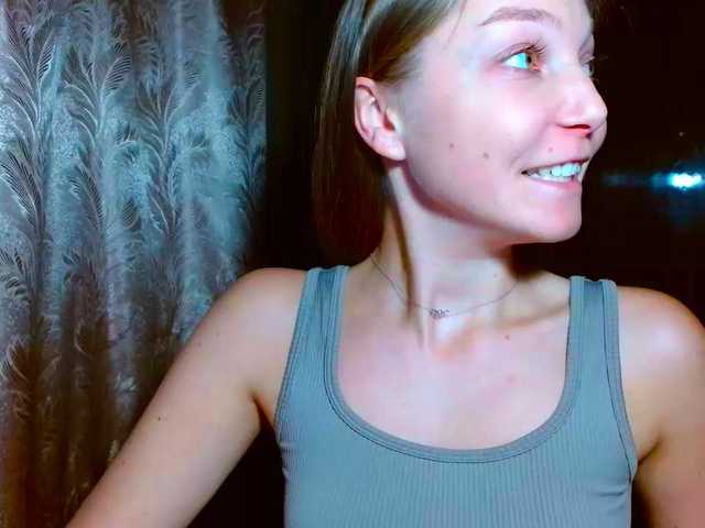 Live sex webcam photo for EmillyExtasy #292402636