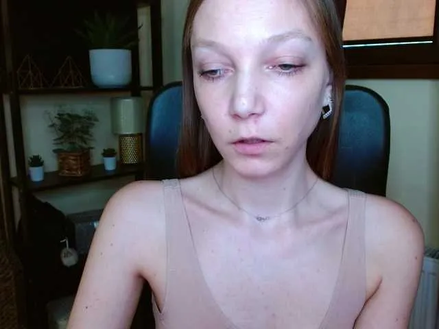 Live sex webcam photo for EmillyExtasy #293177510