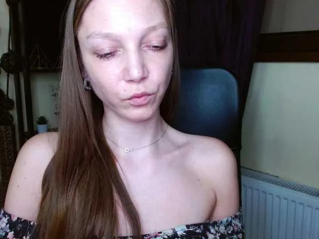 Live sex webcam photo for EmillyExtasy #293223926