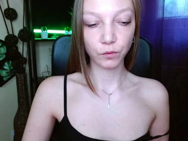 Live sex webcam photo for EmillyExtasy #293368866