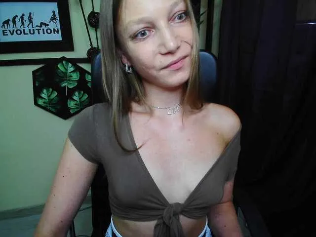 Live sex webcam photo for EmillyExtasy #293790035