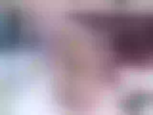 Live sex webcam photo for Emillysweett #271843839