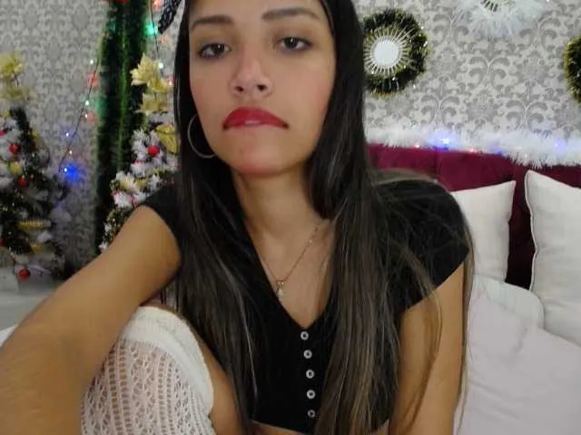 Live sex webcam photo for Emillysweett #271911188
