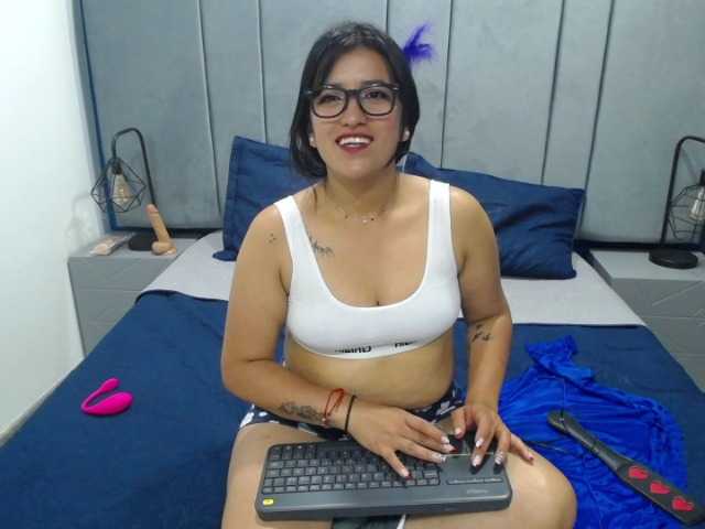 Live sex webcam photo for Emily--Ferrer #275702685