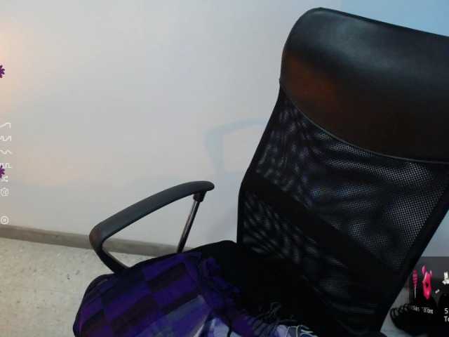 Live sex webcam photo for Emily--Ferrer #276133864