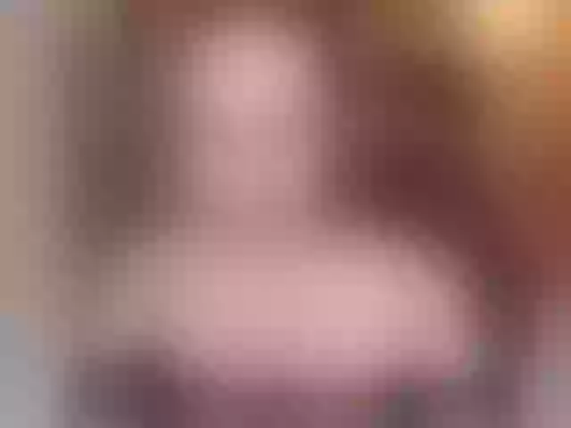 Live sex webcam photo for Emily-77 #272480998