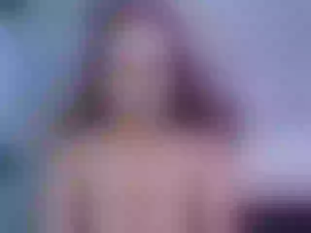 Live sex webcam photo for Emily-77 #272746454