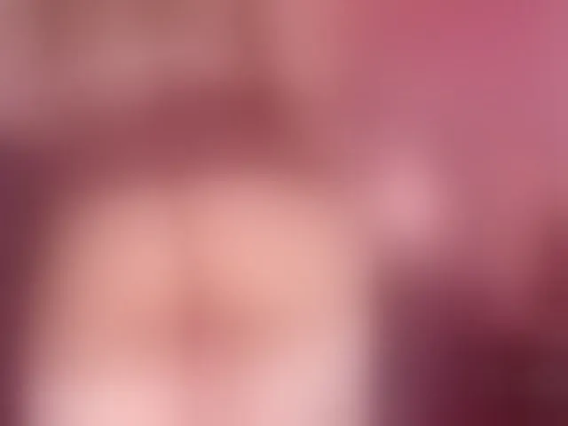 Live sex webcam photo for Emily-Foxyy #293657487