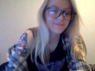 Live sex webcam photo for Emily-Green #120566095