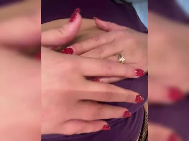 Live sex webcam photo for Emily-oops #291051704