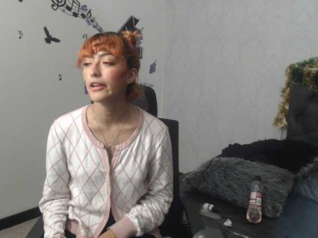 Live sex webcam photo for Emily-rosee #271778155