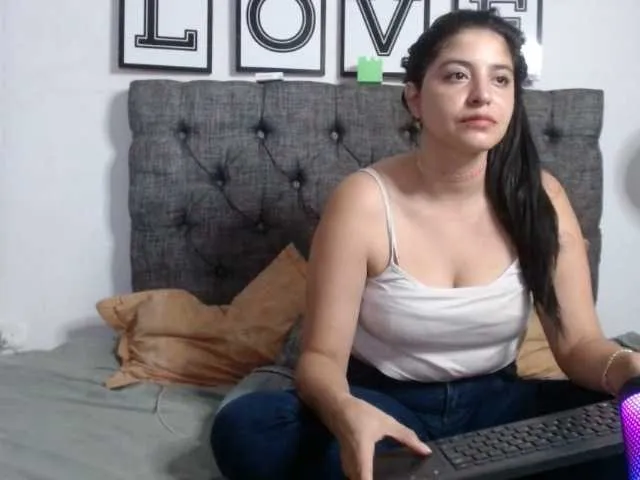 Live sex webcam photo for Emily23 #276897014